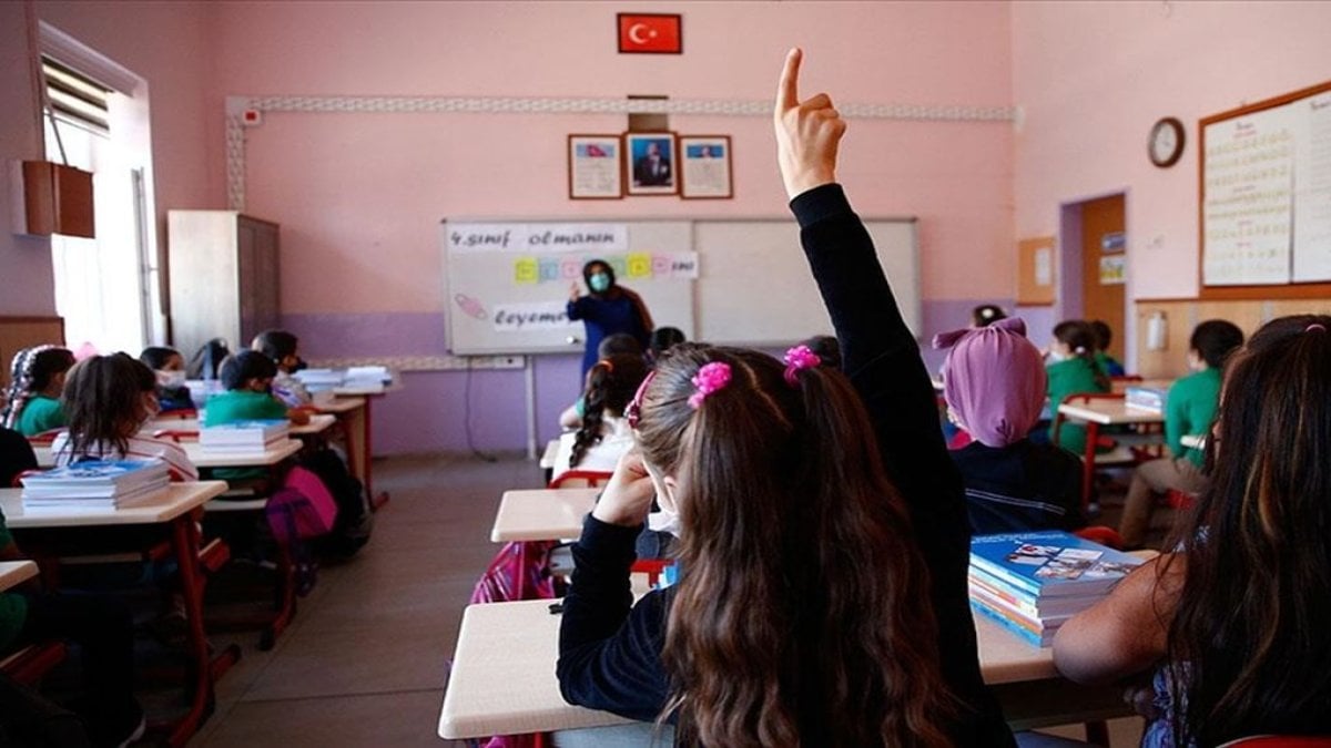 MEB’den ‘kayıt parası’ açıklaması: Öğrenciler okula otomatik kayıt edilir