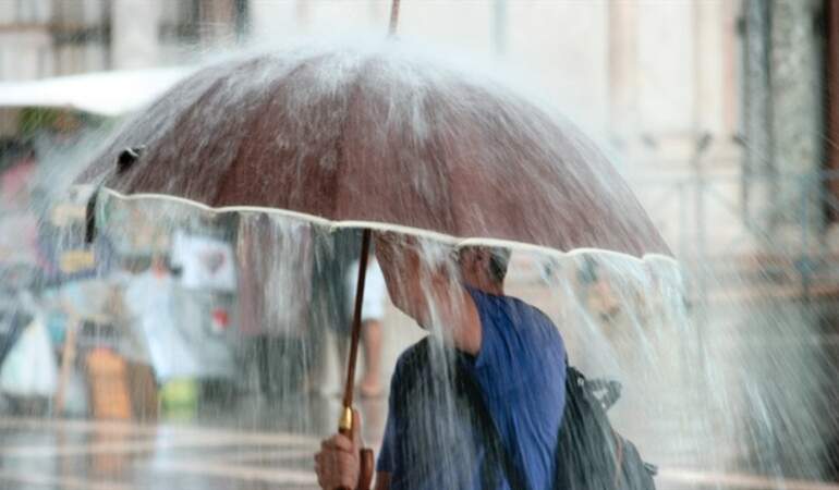 Meteoroloji il il uyardı: Eylül ayı sağanakla başladı