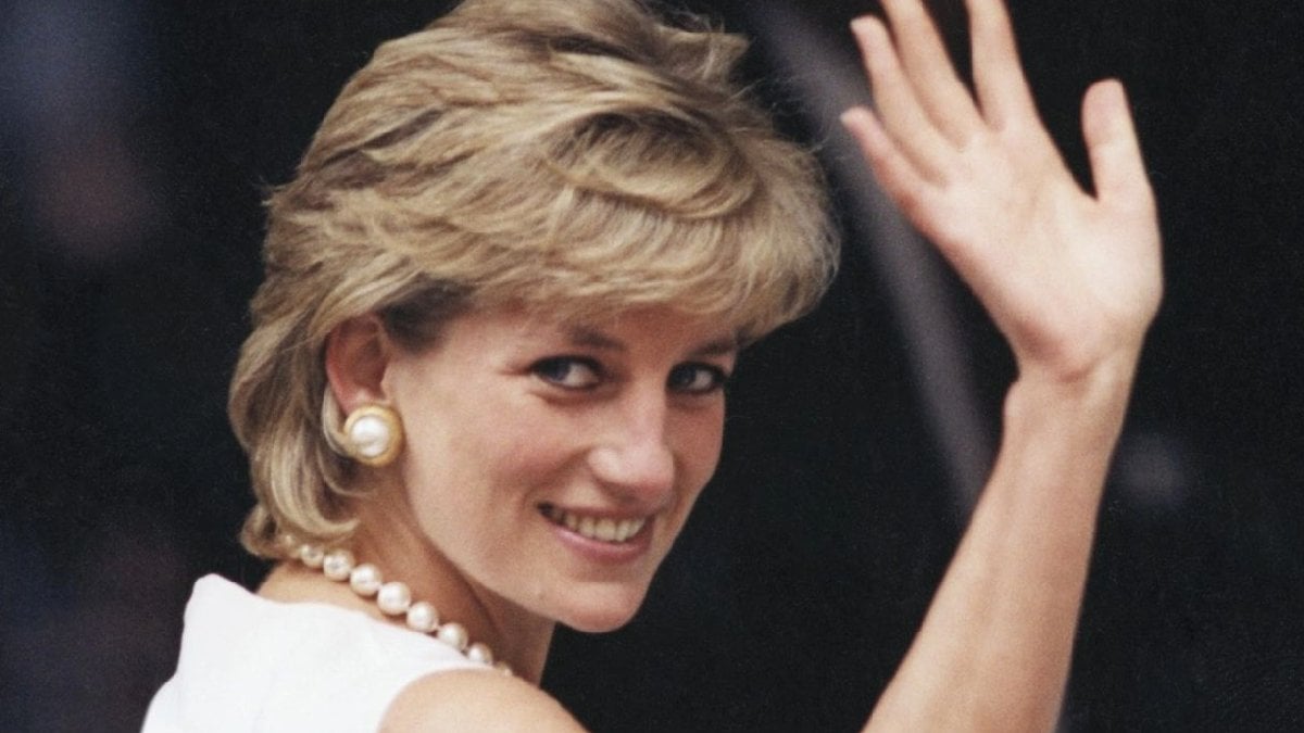 Prenses Diana’nın 1991’de gizlediği zaman kapsülü açıldı