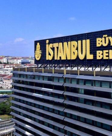 İBB soruşturmasında iki isim hakkında kırmızı bülten