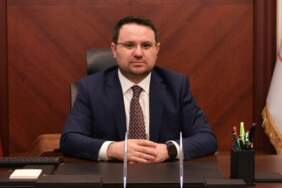 Akın Gürlek’in evinin önünde 2 kişi gözaltına alındı