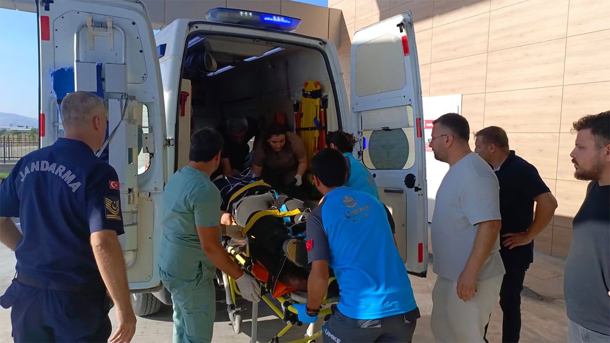 Dinamit yüklü kamyonet kazasında 10 yaralı