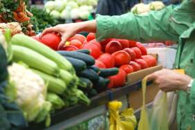 Yıllık gıda enflasyonu yüzde 40’a yaklaştı: En fazla fiyat artışı temel gıda maddelerinde