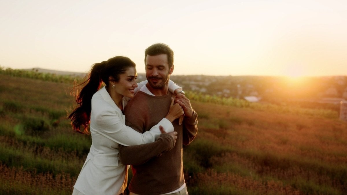 Hande Erçel ve Barış Arduç’un dizisi “Aşk Ve Gözyaşı” ertelendi mi? Yayın tarihi için yeni iddia!