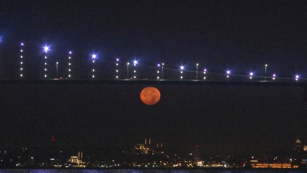 Yılın en uzun ‘Kanlı Ay’ tutulması geliyor