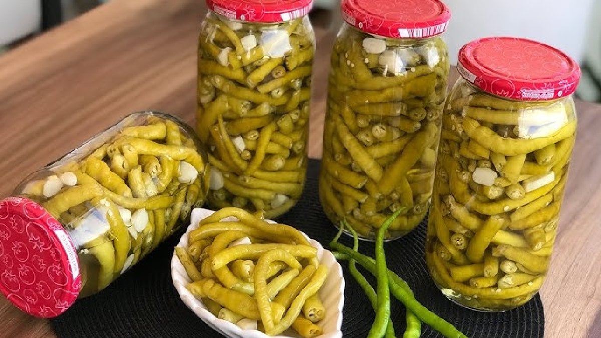 24 saatte turşularınız hazır olacak! Ağzını sıkıca kapatan ertesi gün misafire çıkarıyor