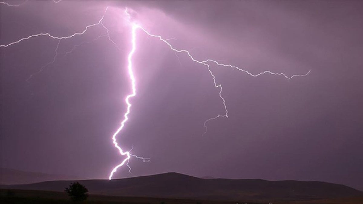 Erzurum’da yıldırım faciası: Baba ile oğlu yaşamını yitirdi