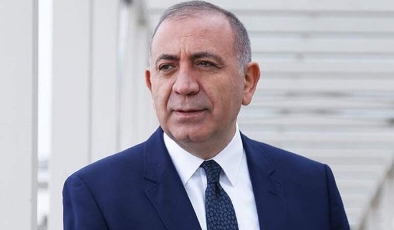 Gürsel Tekin: Ortada bir cenaze var, koksun mu?