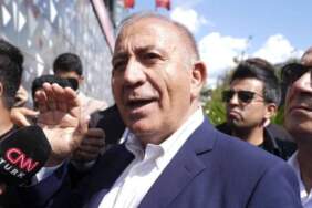 Gürsel Tekin CHP’den ihraç edildi