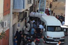 Tüp mide ameliyatı sonrası hayatını kaybetti: 310 kilo ağırlığındaki kişinin cenazesi eşya taşıma asansörüyle evinden çıkarıldı