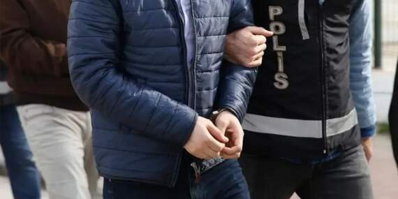 İzmir’de belediye çalışanı sahte polis kimliğiyle yakalandı