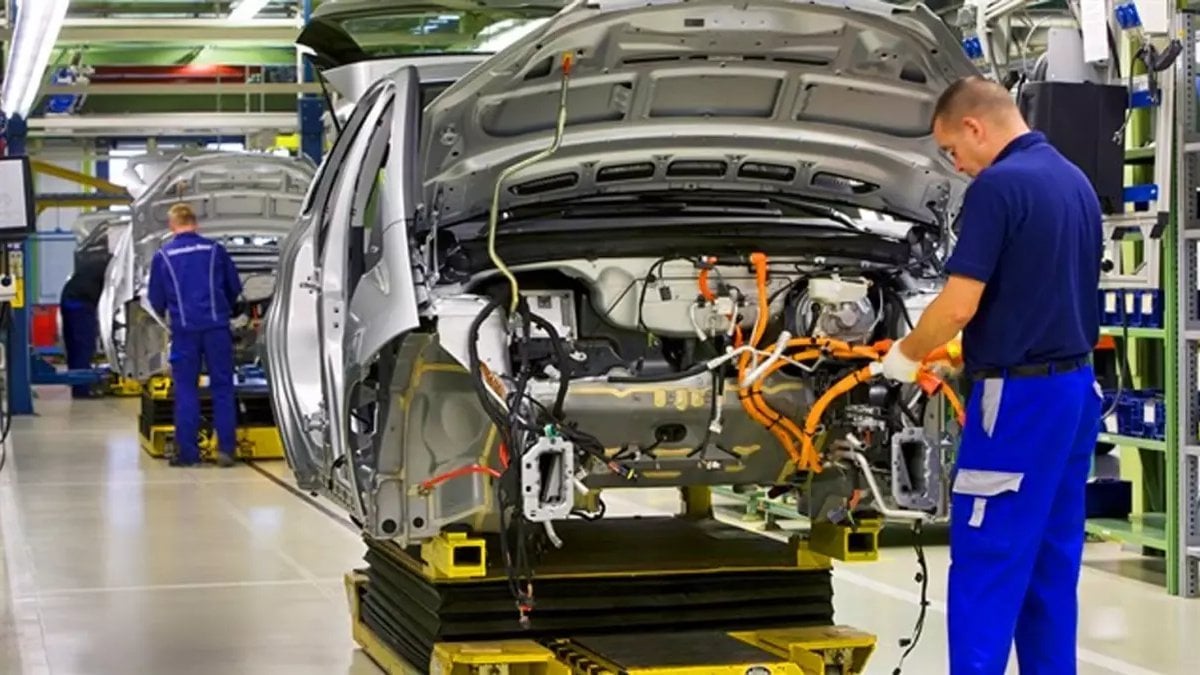 Otomotiv sektöründen karışık sinyaller! Toplam üretim arttı ancak otomobil üretimi düştü