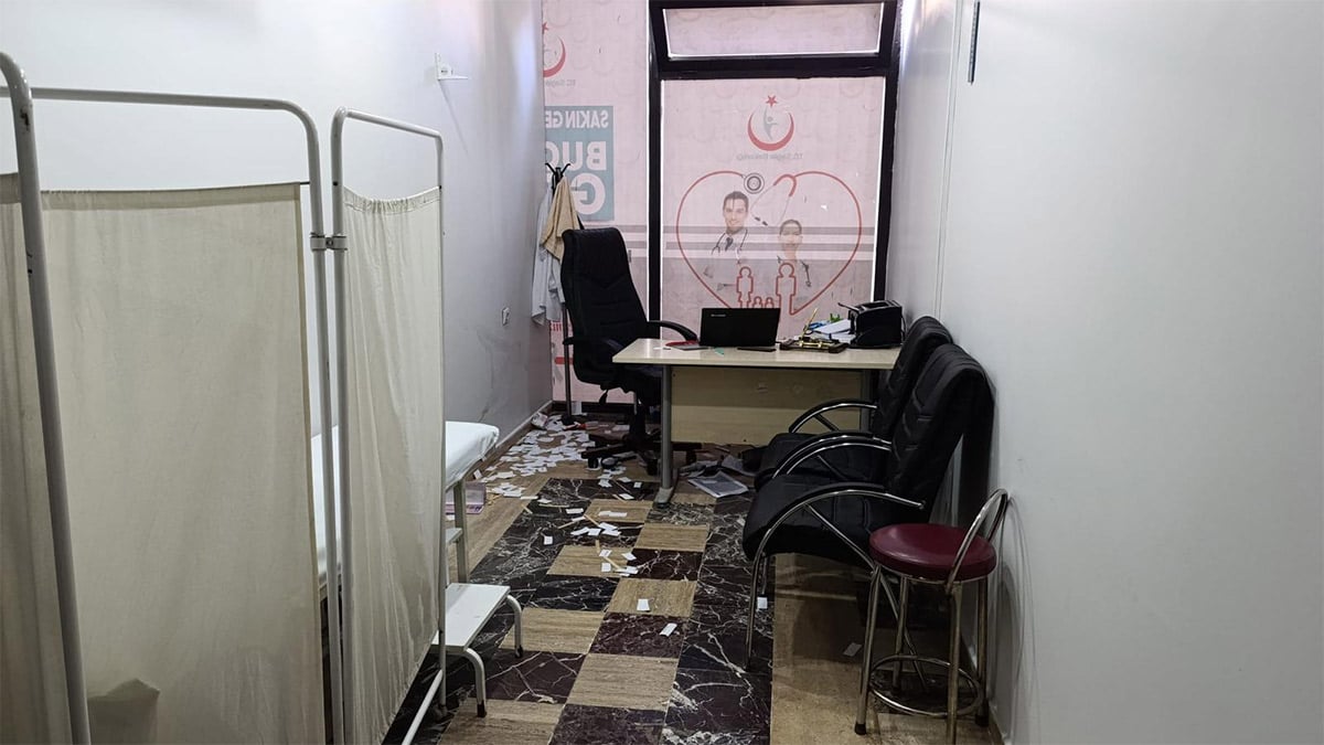 Sağlıkta şiddet bitmiyor! ‘Sıra mı bekleyeceğim?’ deyip doktora saldıran şahıs gözaltında