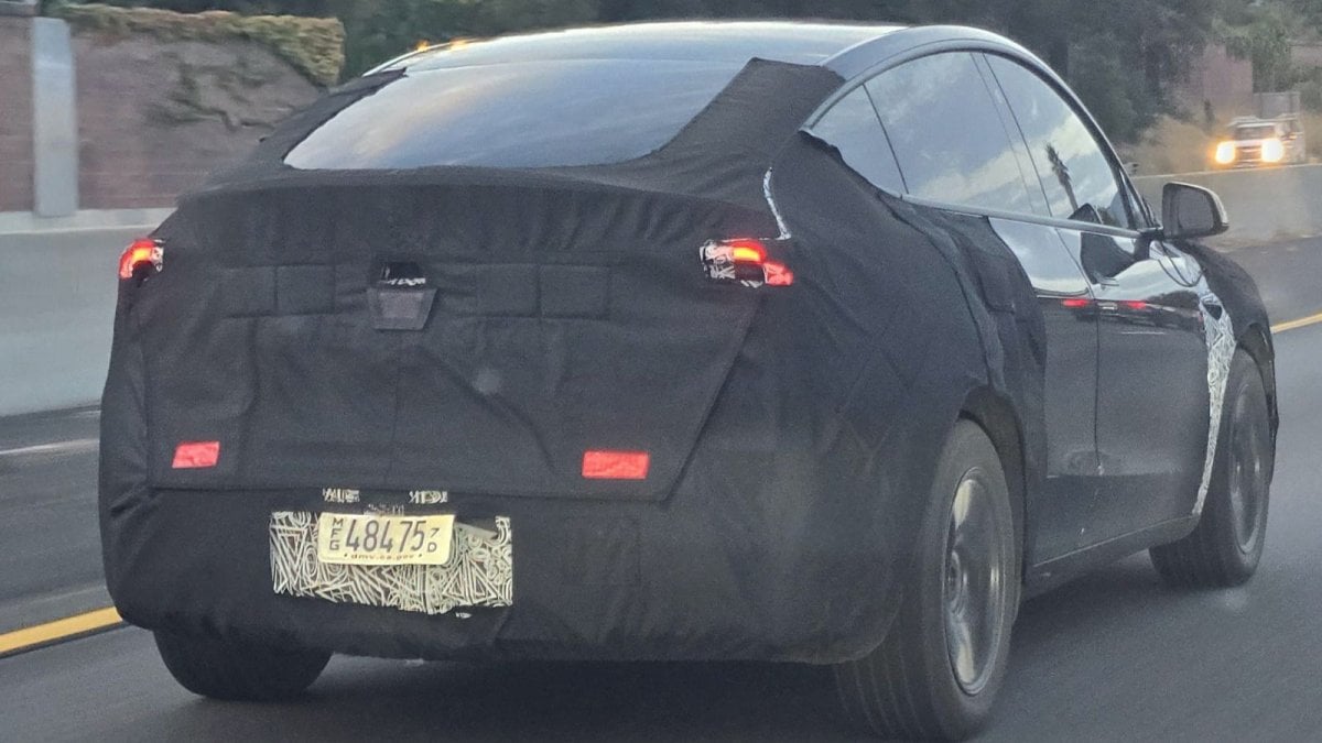 Tesla’nın ucuz Model Y’si yolda: İşte fiyatı ve şaşırtan kesintileri