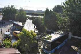 Manisa’da tır ortalığı savaş alanına çevirdi: 1 ölü, 2 yaralı