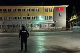 Okulda çıplak dolaşan bekçiye soruşturma