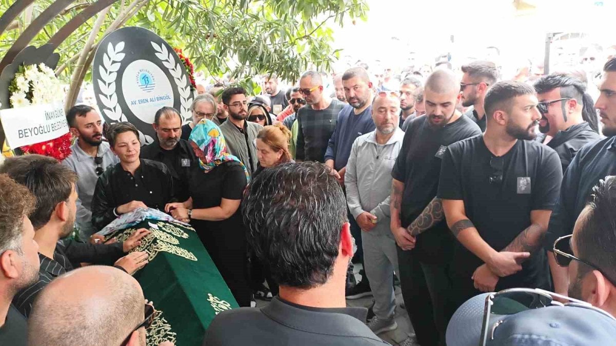 Güllü son yolculuğuna uğurlanıyor