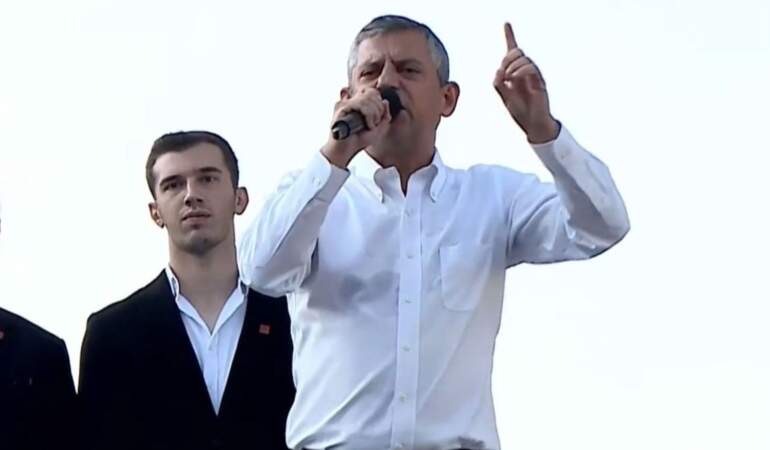 Özel’den Erdoğan’ın ABD ziyaretine eleştiri: Kendi ülkesinden her şeyi verdi, elleri boş döndü