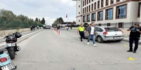 Yalova Adliyesi girişinde yaşanan silahlı saldırıyla ilgili 2 şüpheli tutuklandı