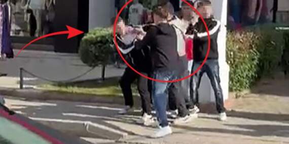Samsun’da gençlerin kavgası kamerada! Tekmeler ve yumruklar havada uçuştu