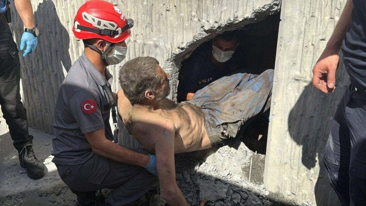 Beyoğlu’ndaki bir tünelde günlerce mahsur kalan kişi kurtarıldı