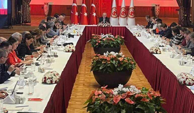 Milli Dayanışma, Kardeşlik ve Demokrasi Komisyonu hukukçuları dinleyecek
