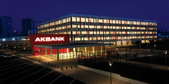 Akbank 1 milyar 39 milyon TL’lik takipteki alacağını sattı