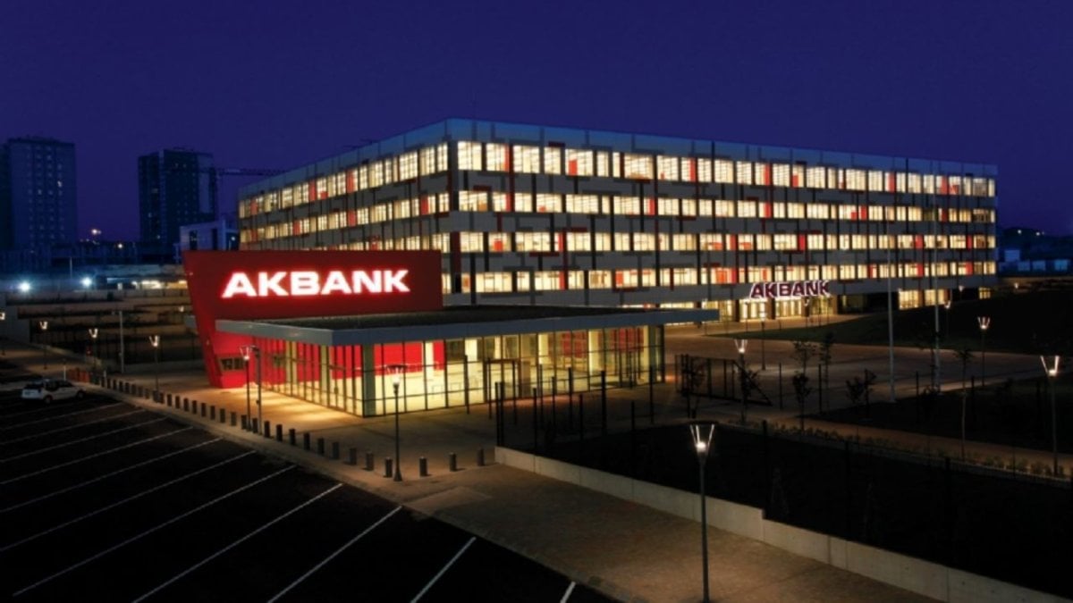 Akbank 1 milyar 39 milyon TL’lik takipteki alacağını sattı