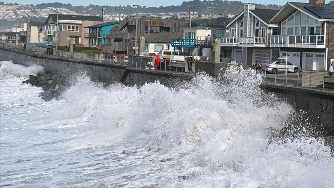 ABD’de Tsunami Alarmı