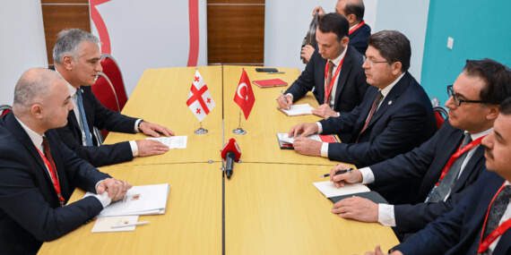 Adalet Bakanı Yılmaz Tunç, Gürcistanlı Mevkidaşı ile Bir Araya Geldi