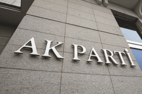 AKP’de İstifa Depremi! 1 İlçe Başkanı Daha Ayrıldı