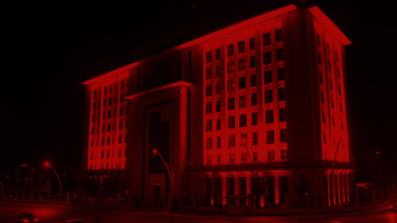 AKP’li Orhan Miroğlu’ndan Çok Konuşulacak Çıkış: Kale Artık İçeriden Fethedilemiyor