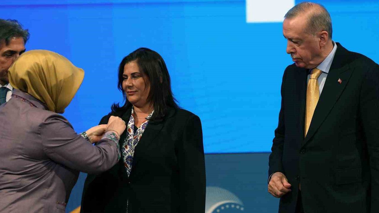 AKP’ye Geçen Özlem Çerçioğlu’ndan Şok Sözler! Bu İddia Çok Konuşulacak: ‘Önceliğim Onu İçeri Attırmak’