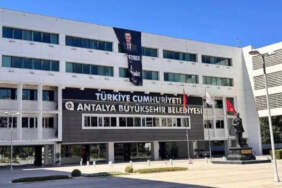 Antalya Büyükşehir Belediyesi’ne Operasyonda Flaş Gelişme! 3 Kişi Tahliye Edildi
