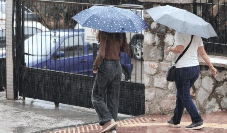Aydın’da Sağanak Hayatı Felç Etti