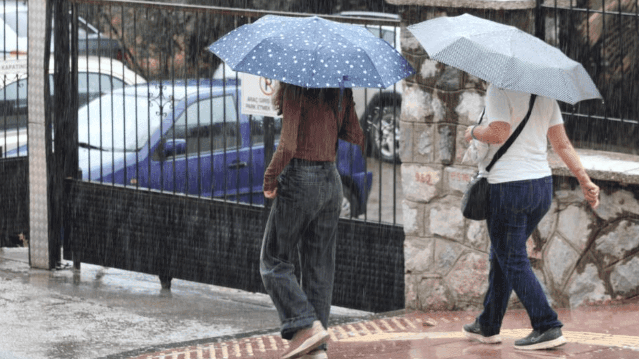 Aydın’da Sağanak Hayatı Felç Etti