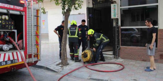 Aydın’da Yağ Dolu Tavadan Çıkan Yangın Mutfağı Kül Etti