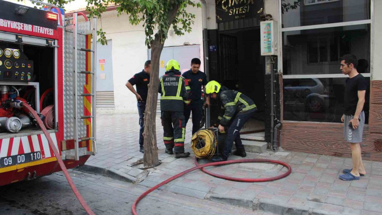 Aydın’da Yağ Dolu Tavadan Çıkan Yangın Mutfağı Kül Etti