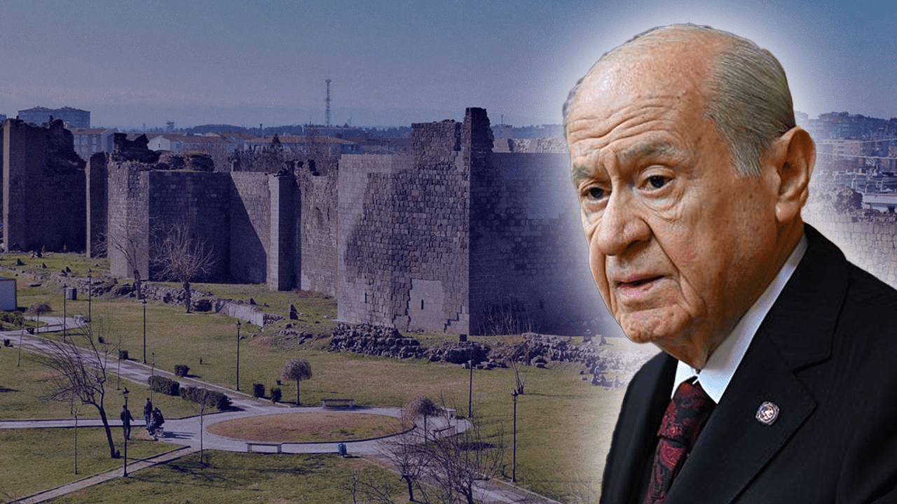 Bahçeli’ye 4 Kelimelik Büyük Sürpriz! Diyarbakır Surlarına Asıldı