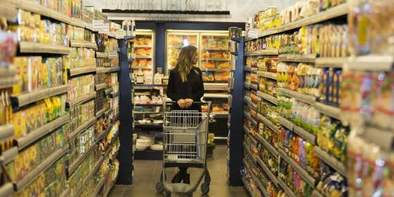 Bakan Bolat Yeşil Işık Yaktı: Marketler Pazar Günü Kapalı mı Olacak?