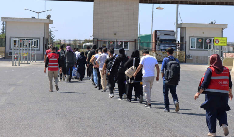 Bakan Yerlikaya Açıkladı: Kaç Suriyeli Ülkesine Döndü?