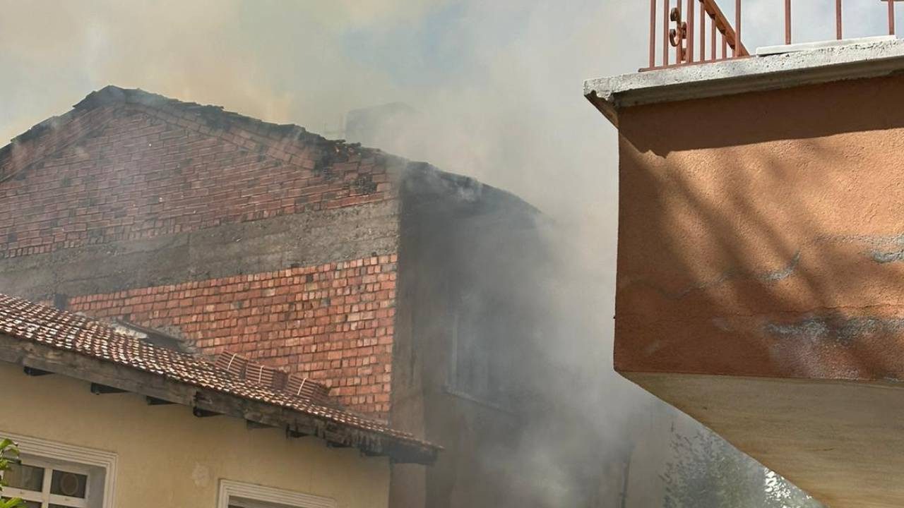 Çankırı’da 3 Katlı Binada Çıkan Yangın Korkuttu