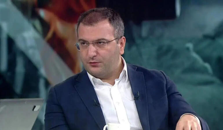 Cem Küçük’ten AKP’ye Salvolar! Sözlerini Duyan Şoke Oldu: ‘Süreç’ Komisyonundan Ekonomiye…