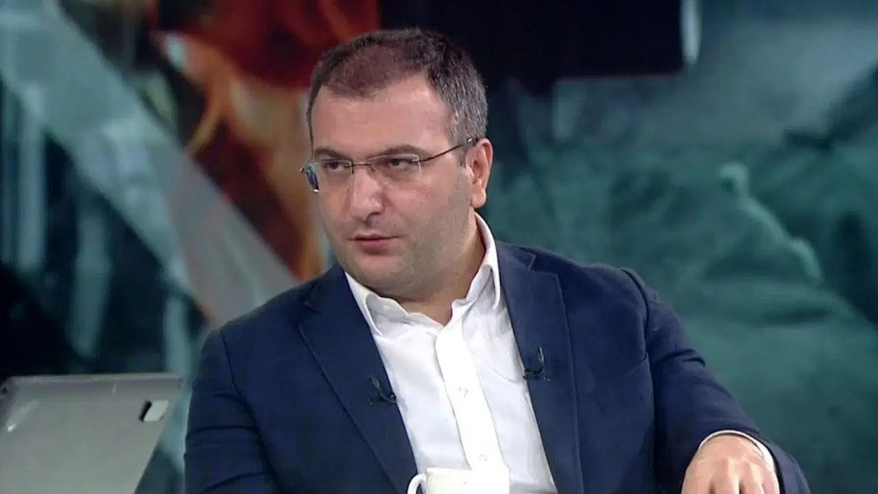Cem Küçük’ten AKP’ye Salvolar! Sözlerini Duyan Şoke Oldu: ‘Süreç’ Komisyonundan Ekonomiye…