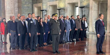 CHP Heyetinden Kurultay Öncesi Anıtkabir Ziyareti