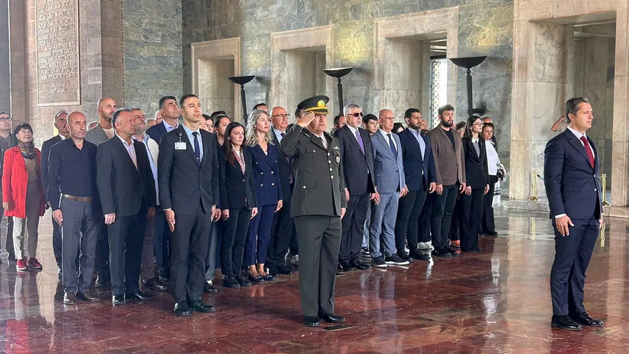 CHP Heyetinden Kurultay Öncesi Anıtkabir Ziyareti