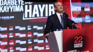 CHP Kurultayı ‘Mutlak Butlan’ Riskini Bitirdi mi? Özgür Özel’in Zaferi Ne Anlama Geliyor?