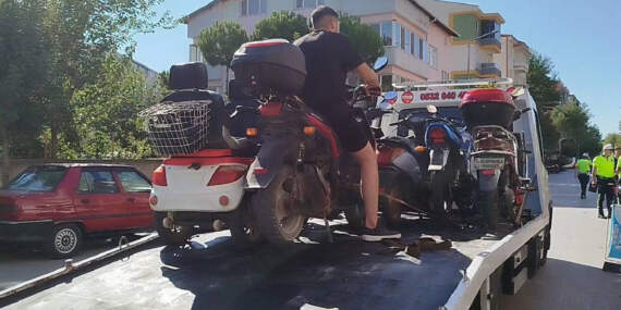 Çorum’da Motosikletlere Sıkı Denetim! 15 Araç Trafikten Men Edildi