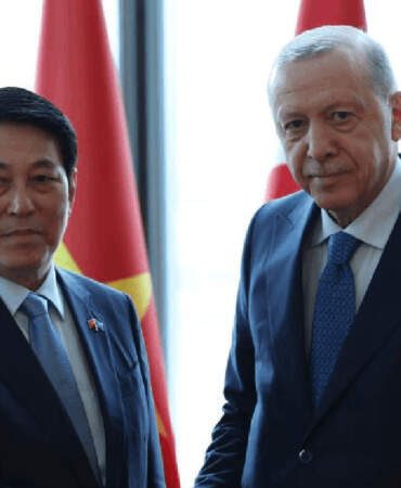 Cumhurbaşkanı Erdoğan Vietnam Devlet Başkanı ile Bir Araya Geldi