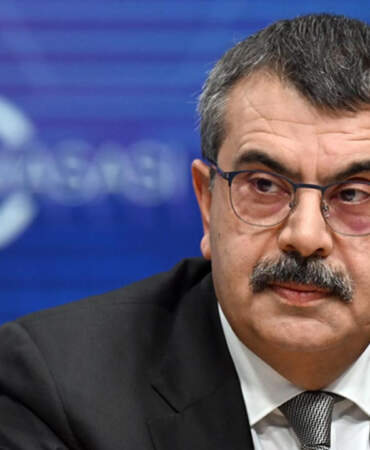Devlet Okullarında ‘Kayıt Parası’ Alınıyor mu? Bakan Tekin’den İddialara Yanıt